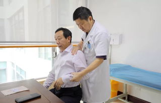 院領導親身體驗就醫流程，主題教育助力優化患者服務